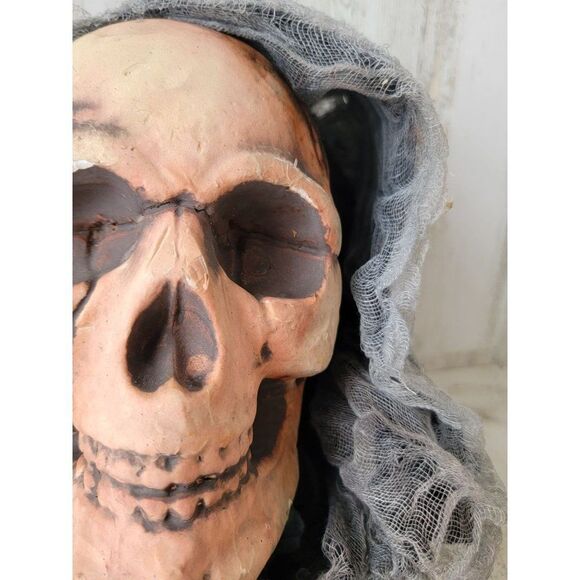 Styrofoam AS IS grim reaper hanging head skeleton red Halloween prop decor - Picture 5 of 16